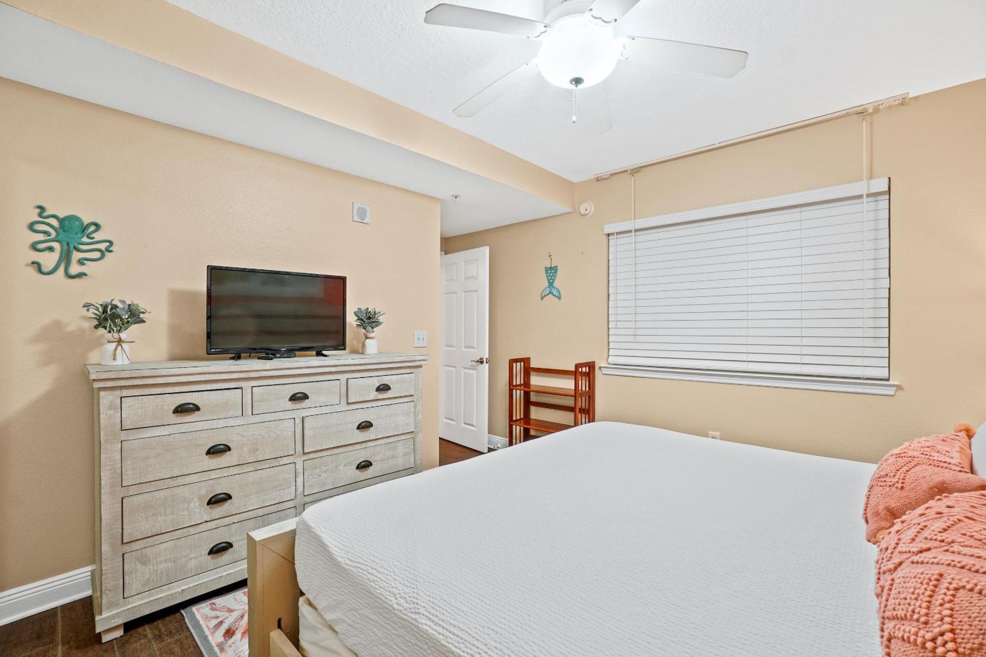 Emerald Beach By Panhandle Getaways Apartment Panama City Beach Room photo