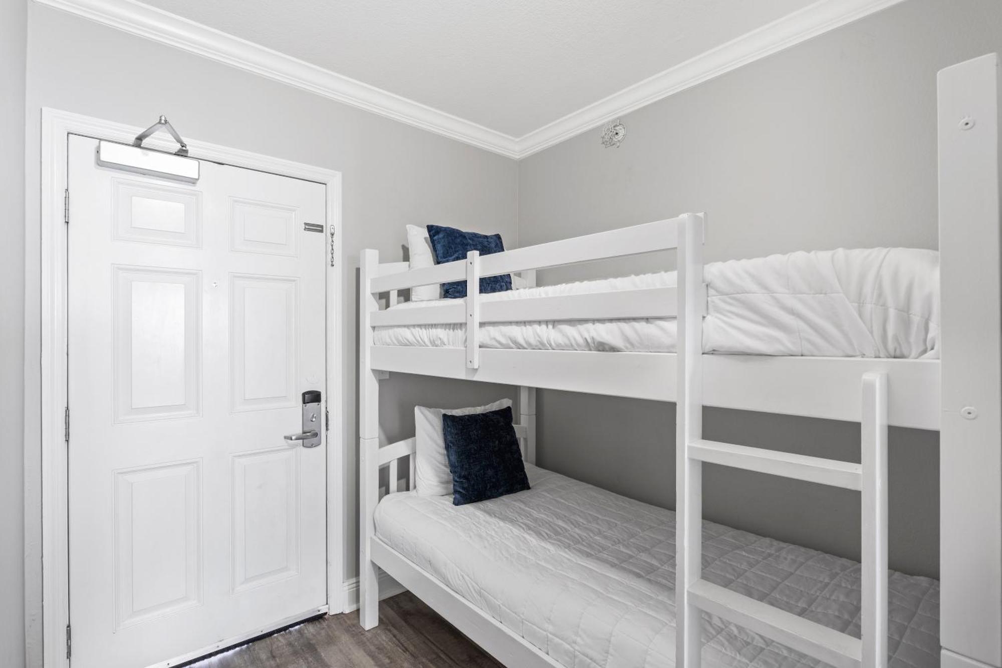 Emerald Beach By Panhandle Getaways Panama City Beach Room photo